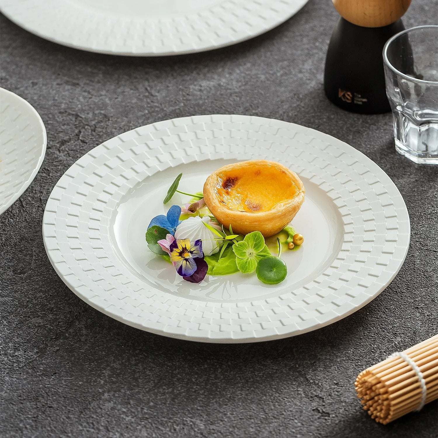 Embossed Weave-Texture Flat Plate — Modern Fine Dining Presentation