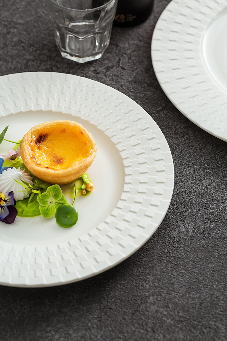 Embossed Weave-Texture Flat Plate — Modern Fine Dining Presentation