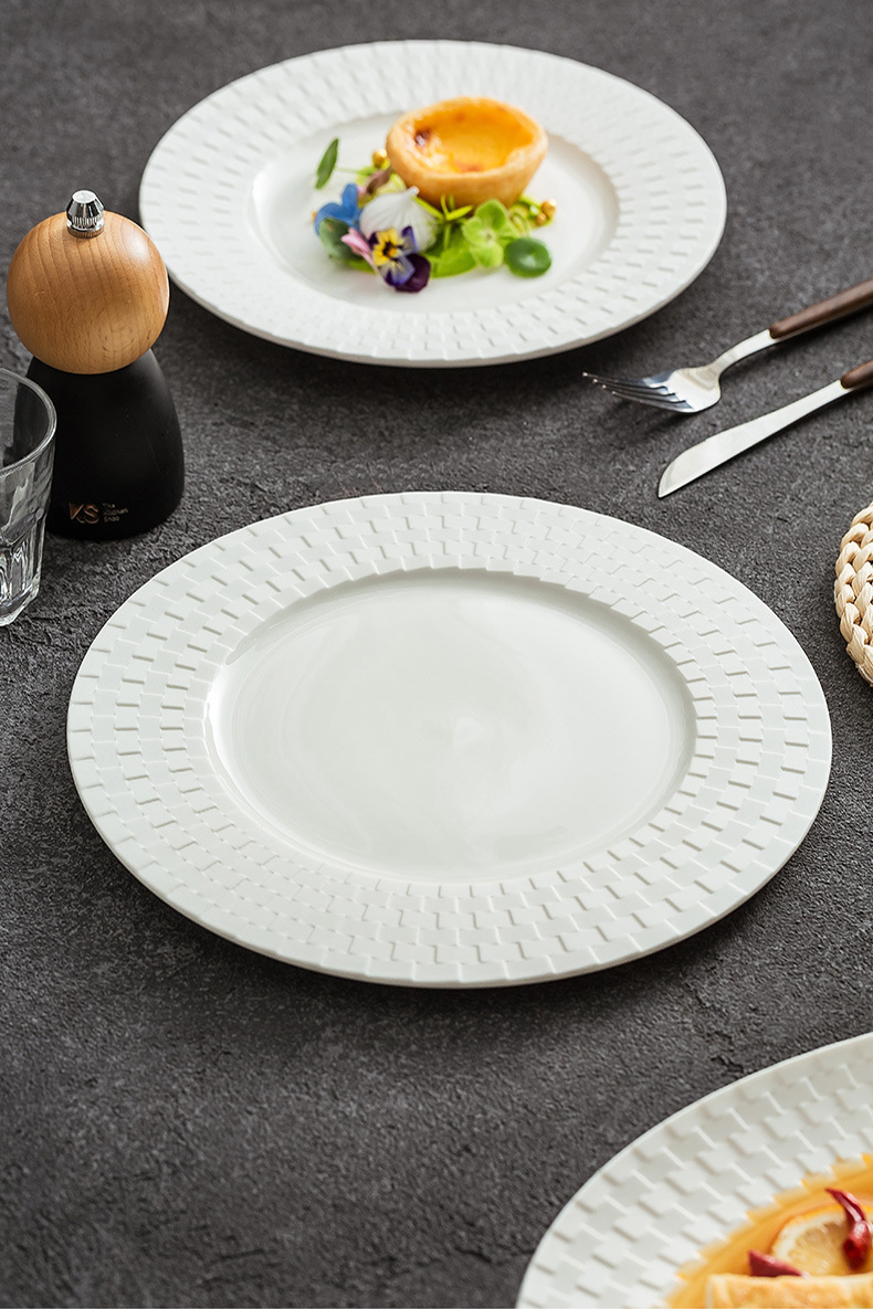 Embossed Weave-Texture Flat Plate — Modern Fine Dining Presentation