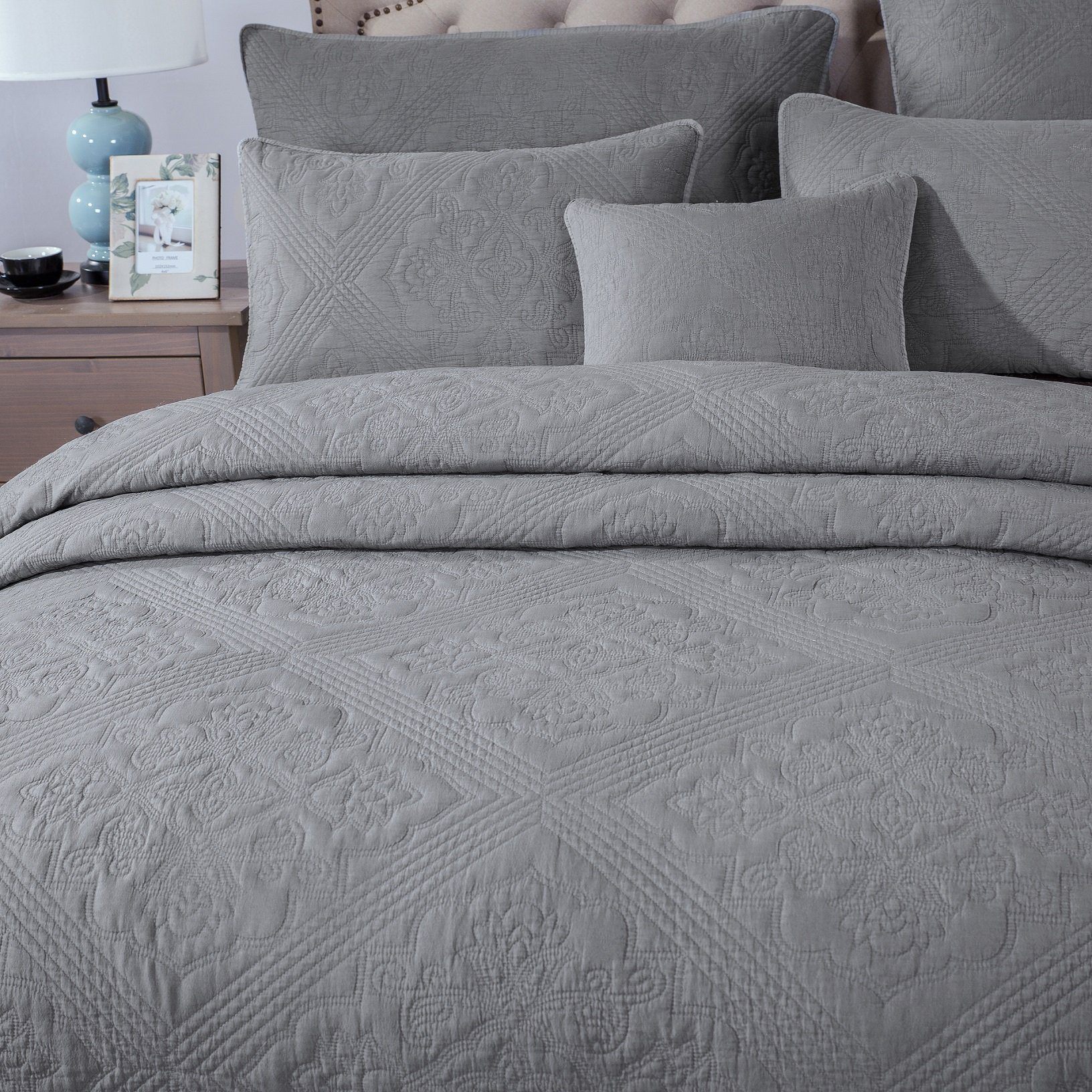 DaDa Bedding Floral Vintage Stone Wash Grey Matelassé Ash Silver Diamond Pattern Quilted Bedspread Set (JHW855)-4